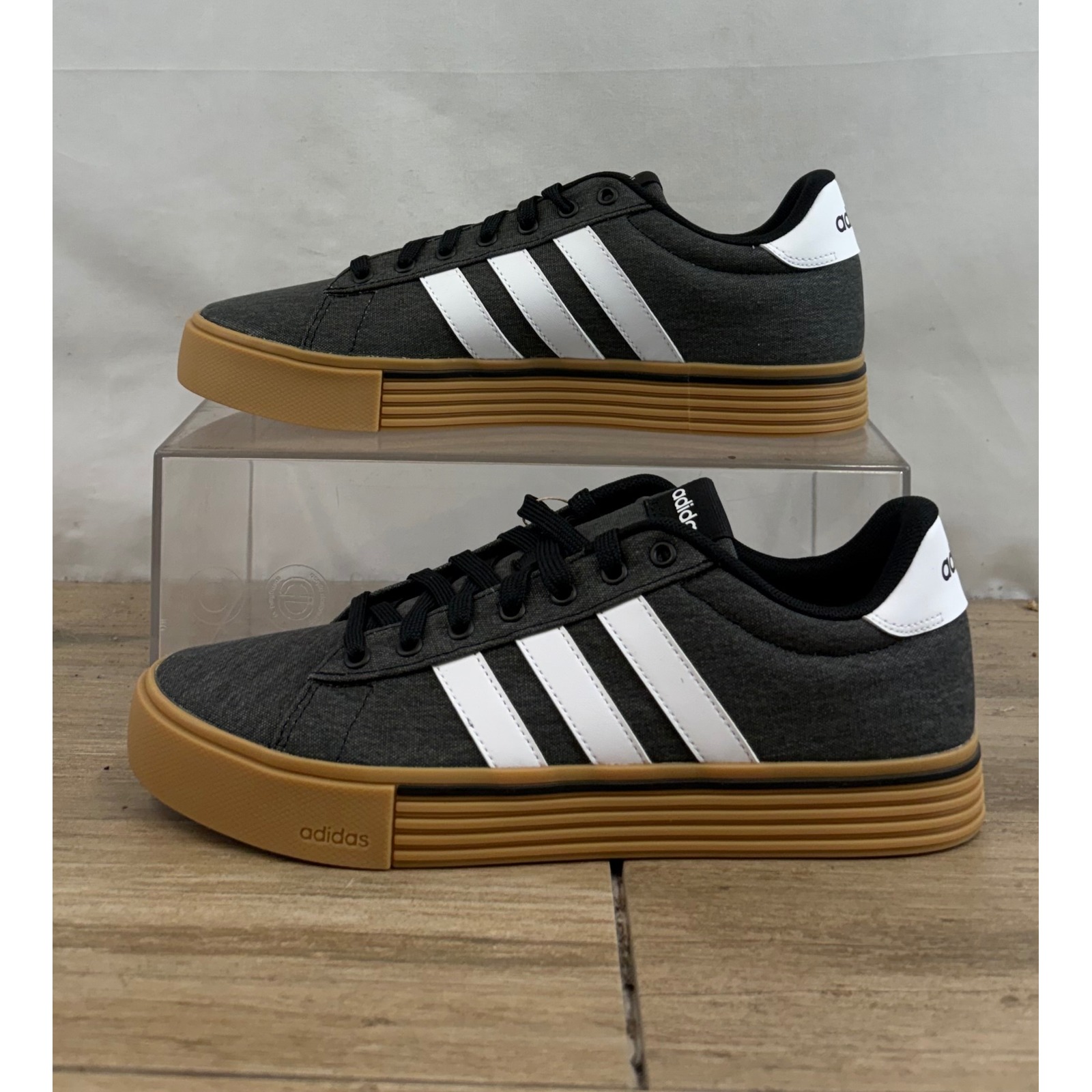 Adidas Daily 4.0 Mens Charcoal Grey White Stripes Gum Sole Sneakers Size 9.5